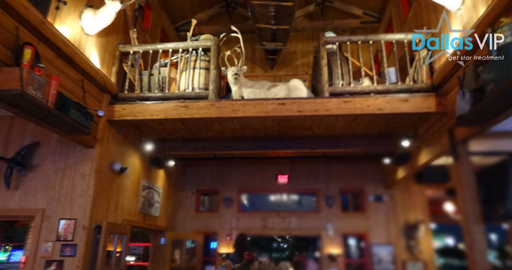 Twin Peaks Restaurant Table