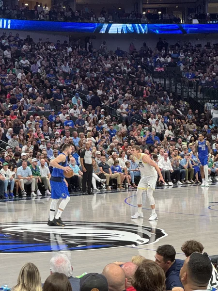 Dallas Mavericks - Mavs guard sizing up the defense at center court - Dallas VIP